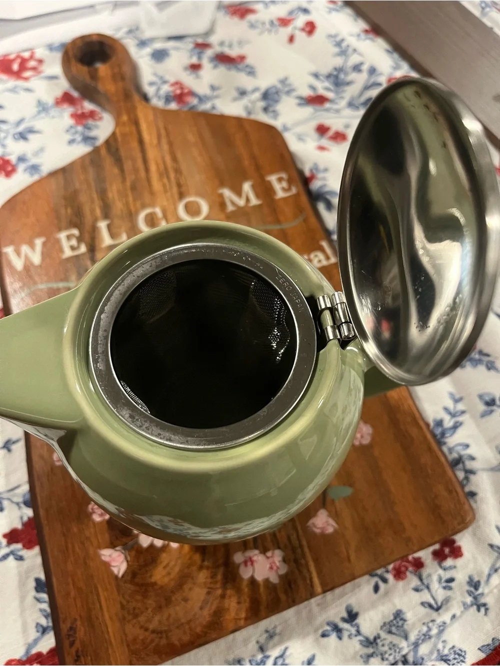 Beautiful- Ceramic Tea Pot with Stainless Steel Infuser in Sage Green Zero Japan
